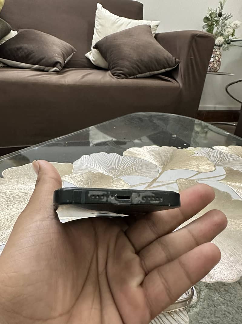 Apple iPhone 13 1