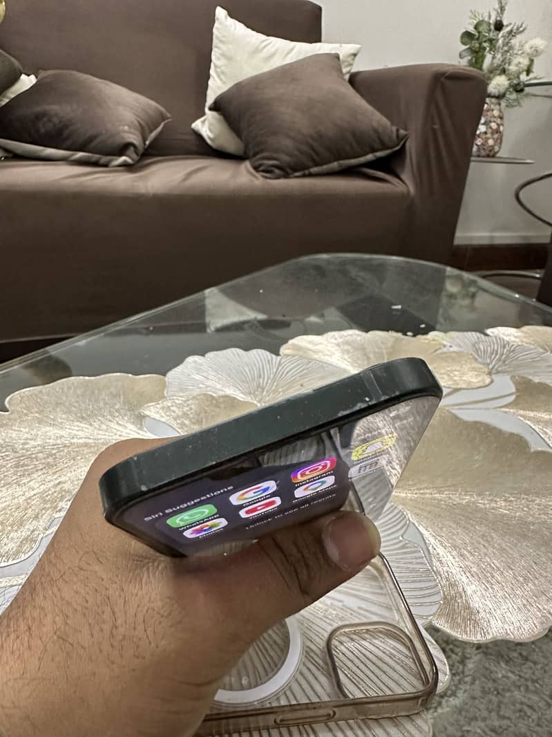Apple iPhone 13 5