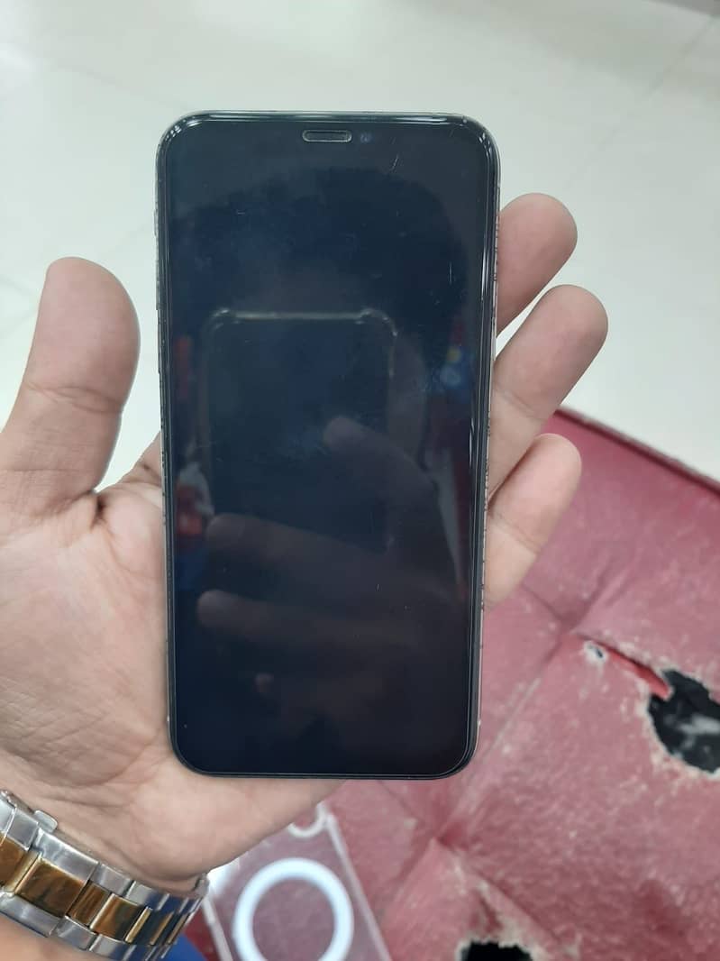 Apple iPhone XS 4