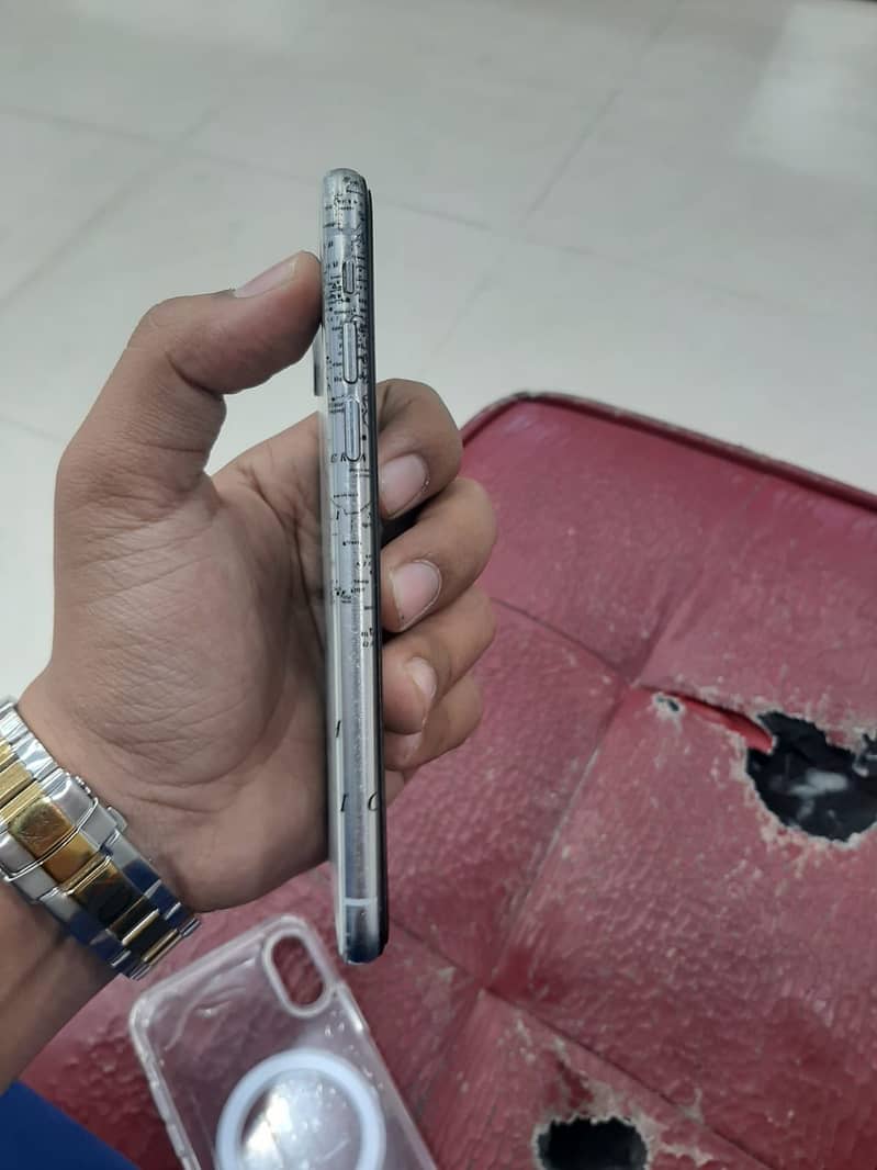 Apple iPhone XS 6