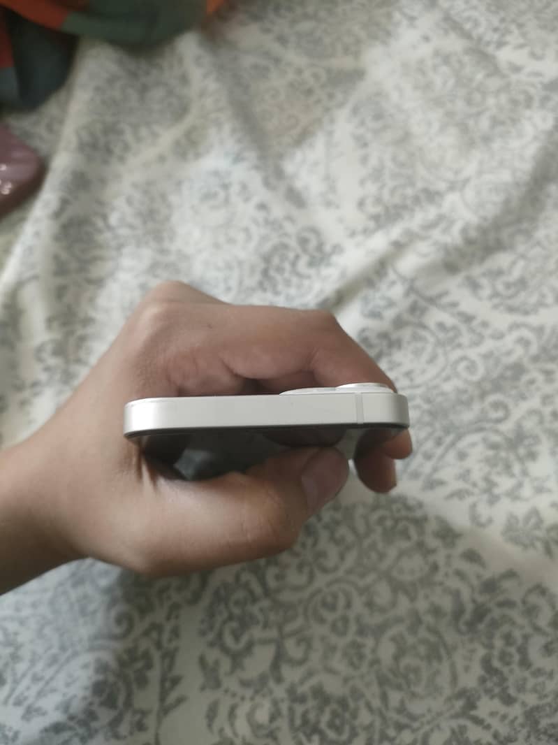 Apple iPhone 14 5