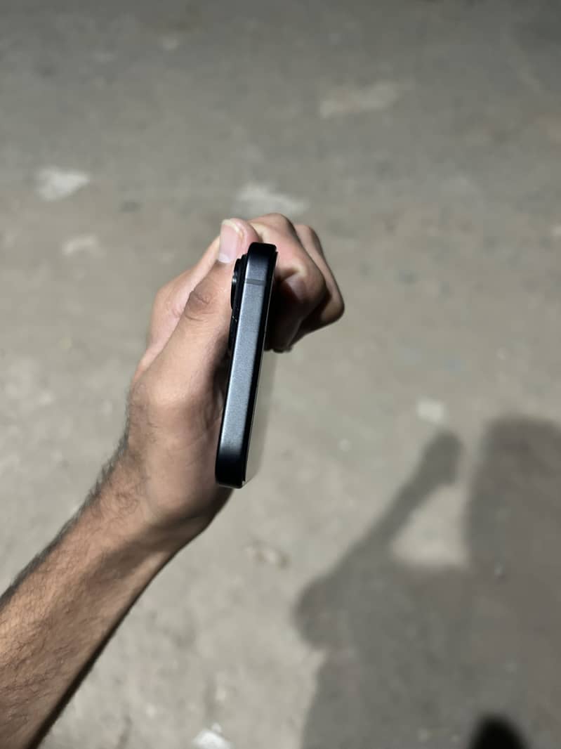 Apple iPhone 15 3