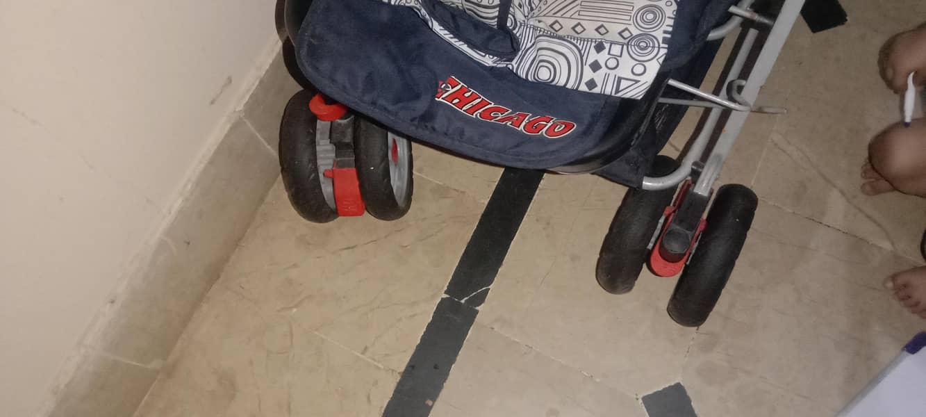 stroller 0