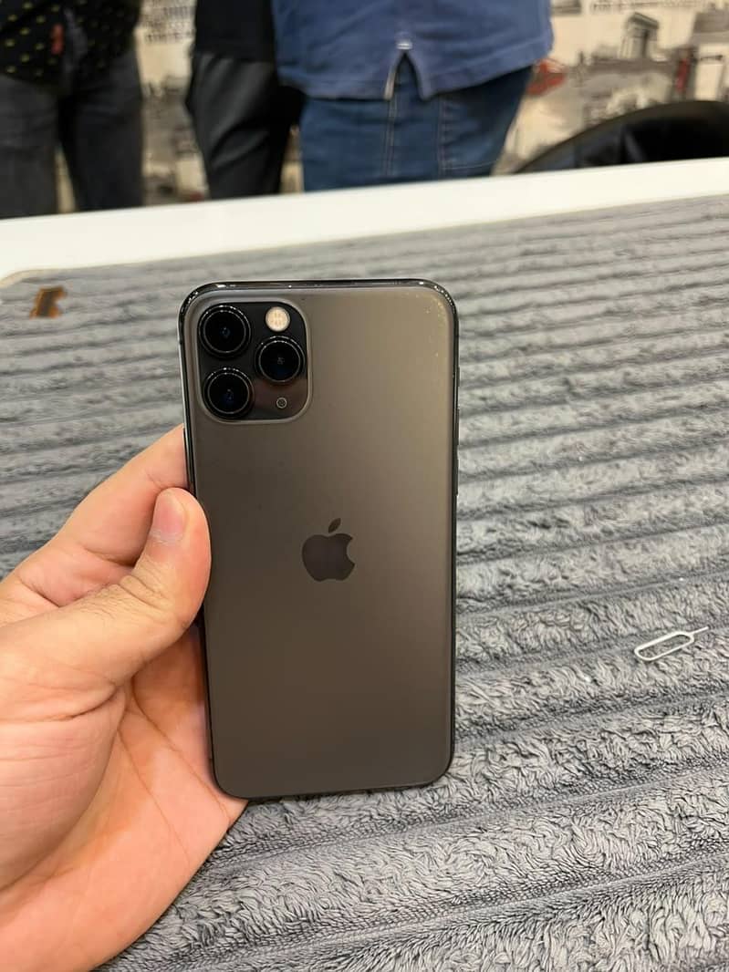 Apple iPhone 11 Pro 1