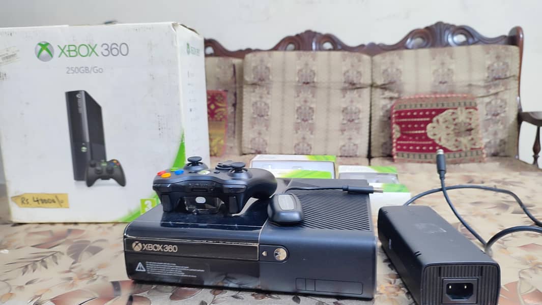 Xbox 360 E 0