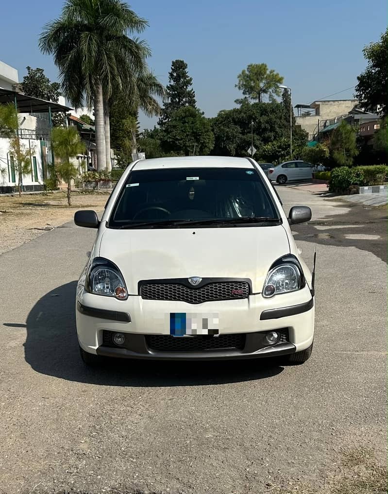 Toyota Vitz 2003 1