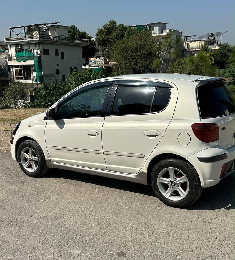 Toyota Vitz 2003 3