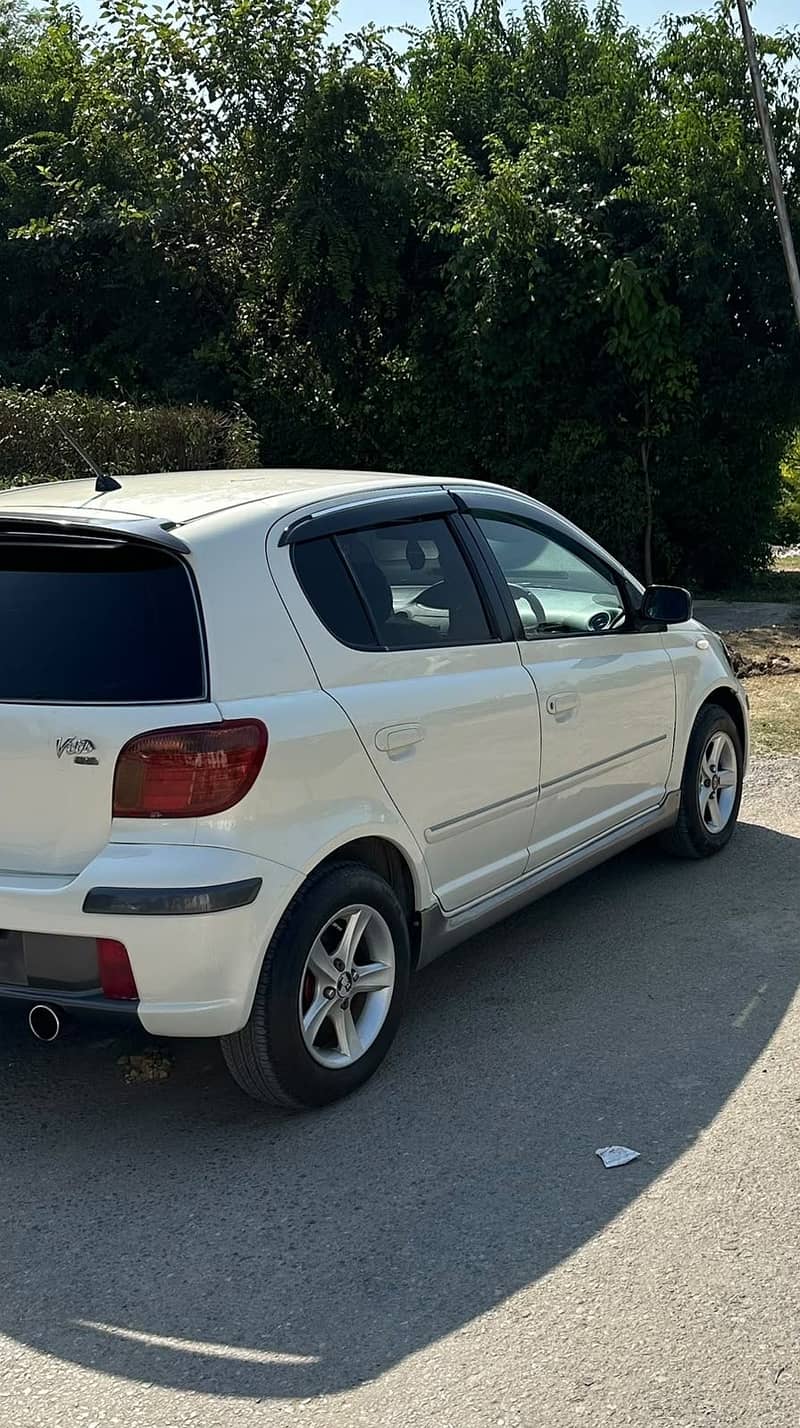 Toyota Vitz 2003 4