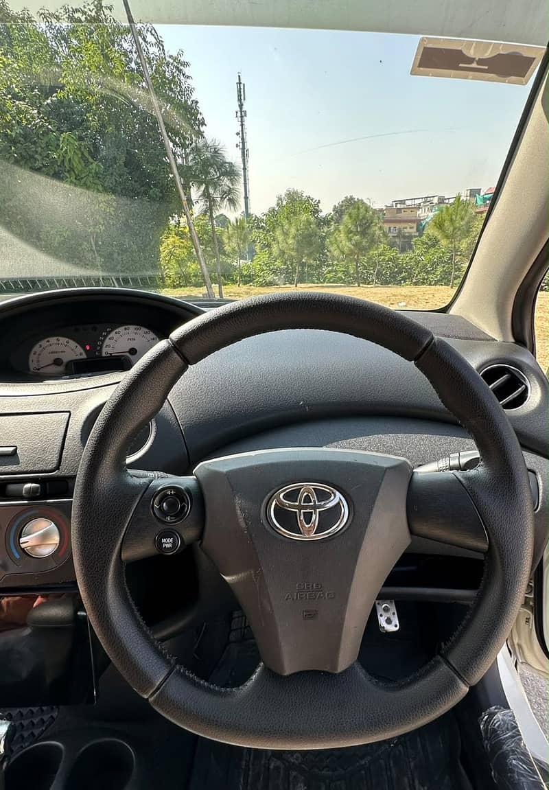 Toyota Vitz 2003 7