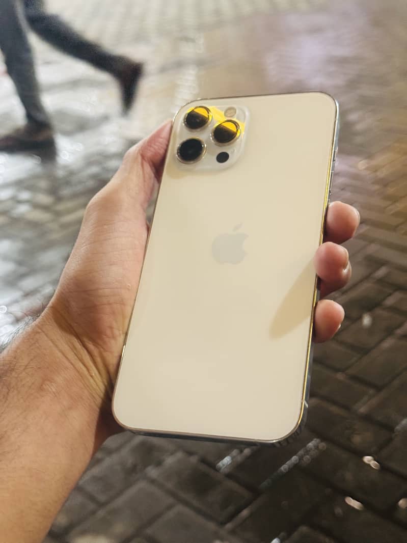 Apple iPhone 12 Pro Max 3