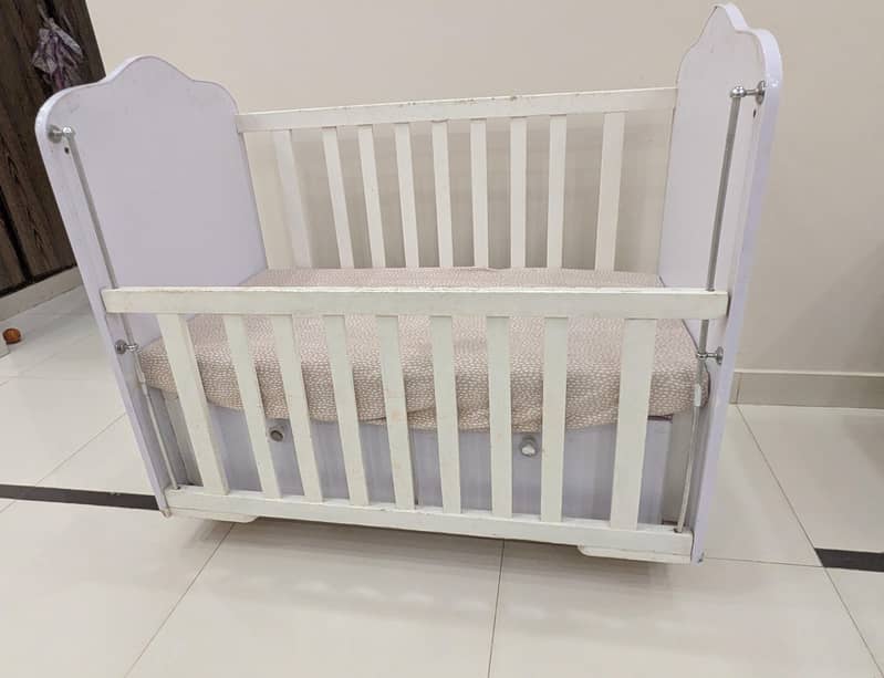baby cot 1