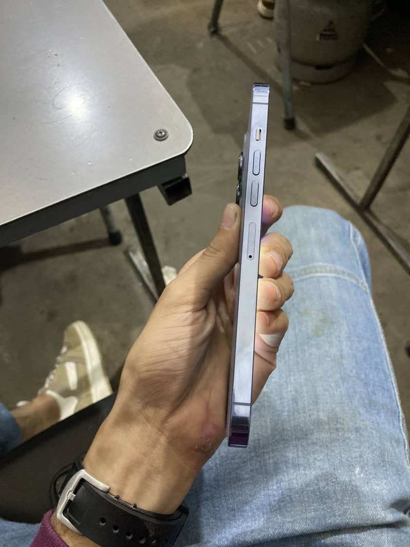 Apple iPhone 13 Pro Max 4
