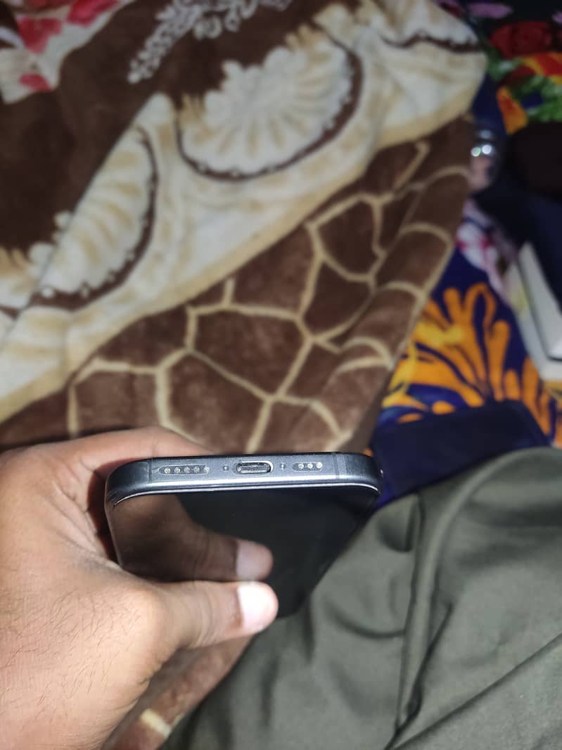 Apple iPhone 17 4