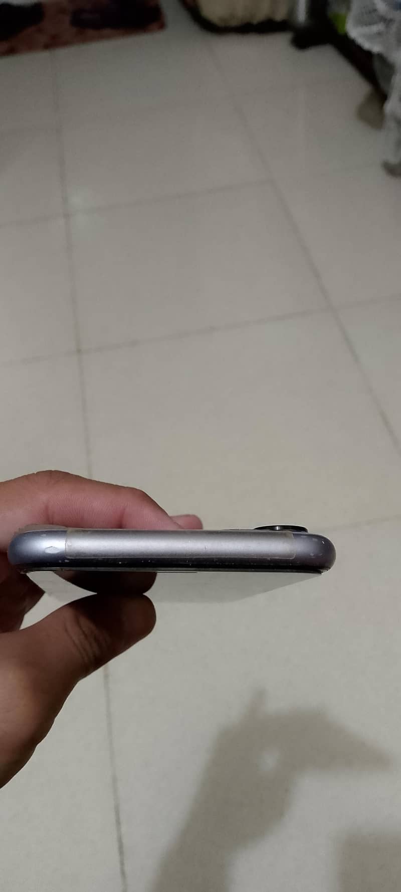 Apple iPhone 11 5