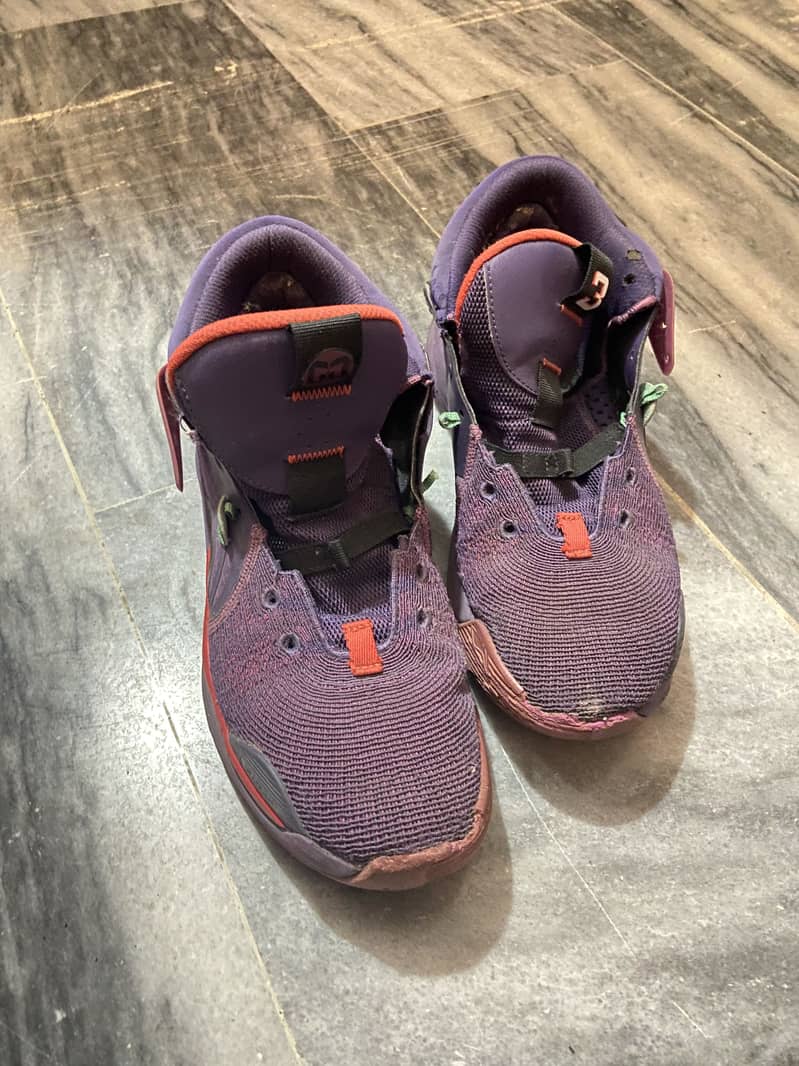 Basketball shoes 2