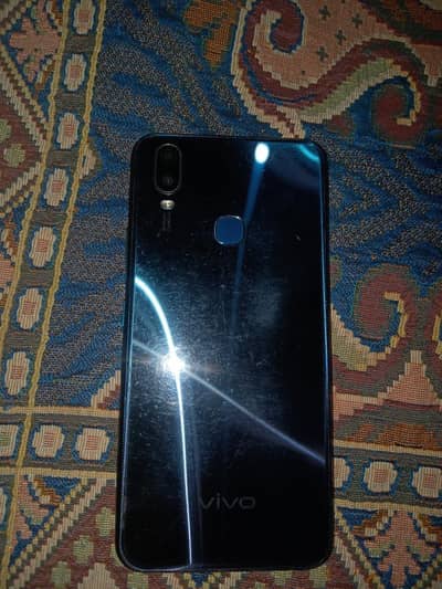 Vivo Y11 3/32 with box