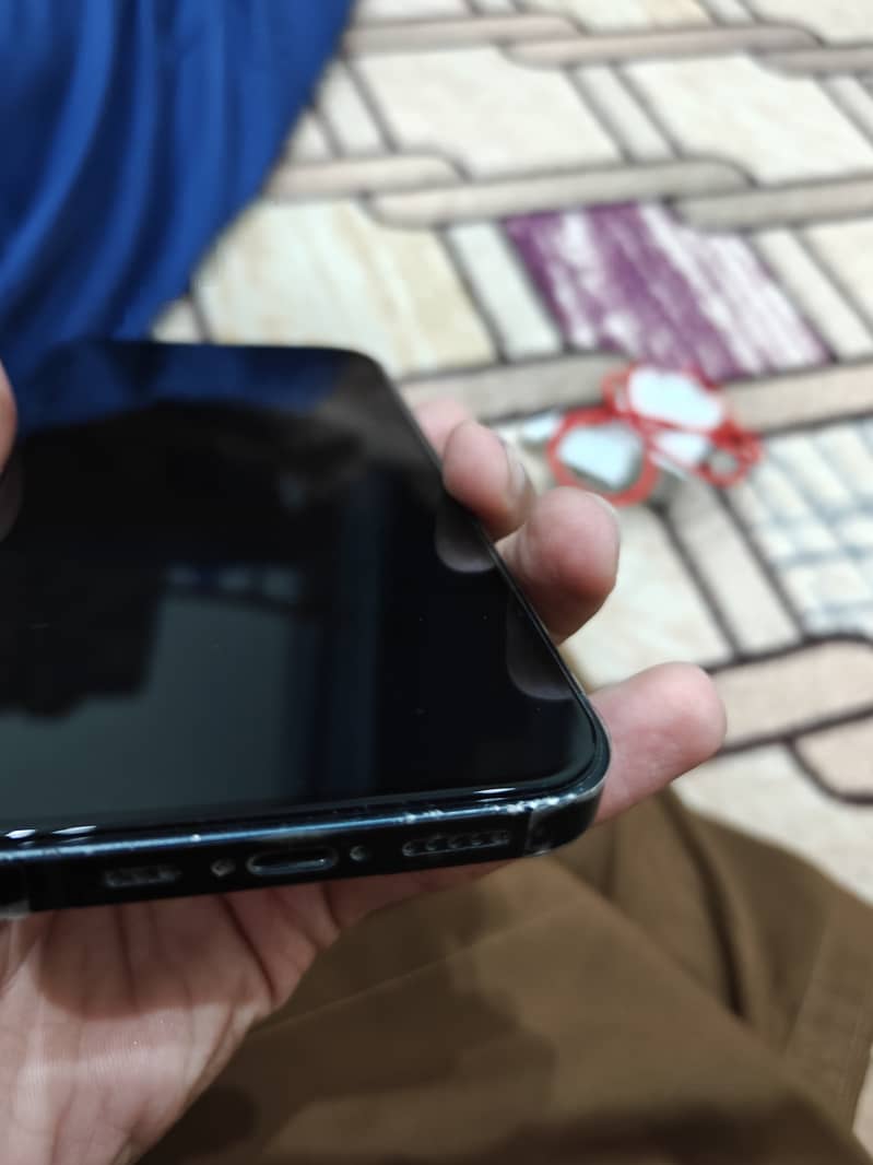 Apple iPhone 13 2