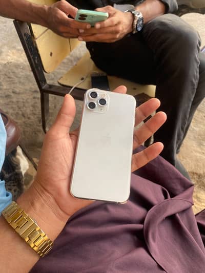 Apple iPhone 11 Pro Urgent Sale