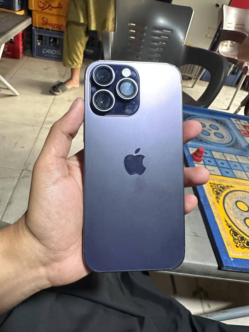 Apple iPhone 14 Pro Max 1