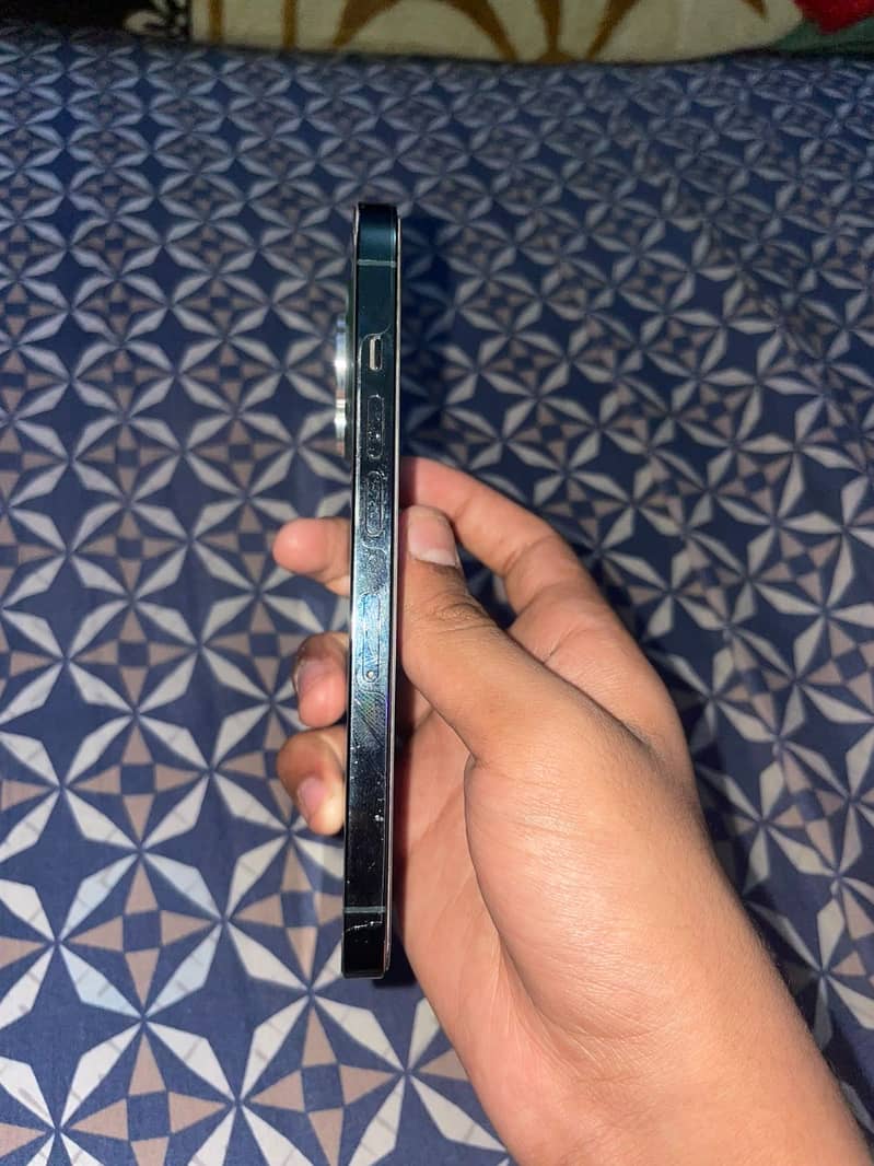 Apple iPhone 13 Pro 0