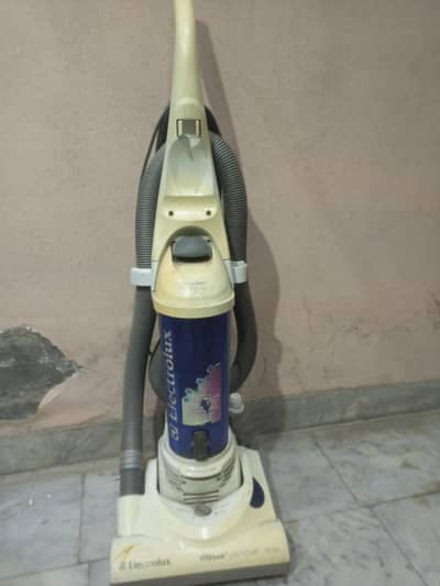 standing vacuum cleaner,