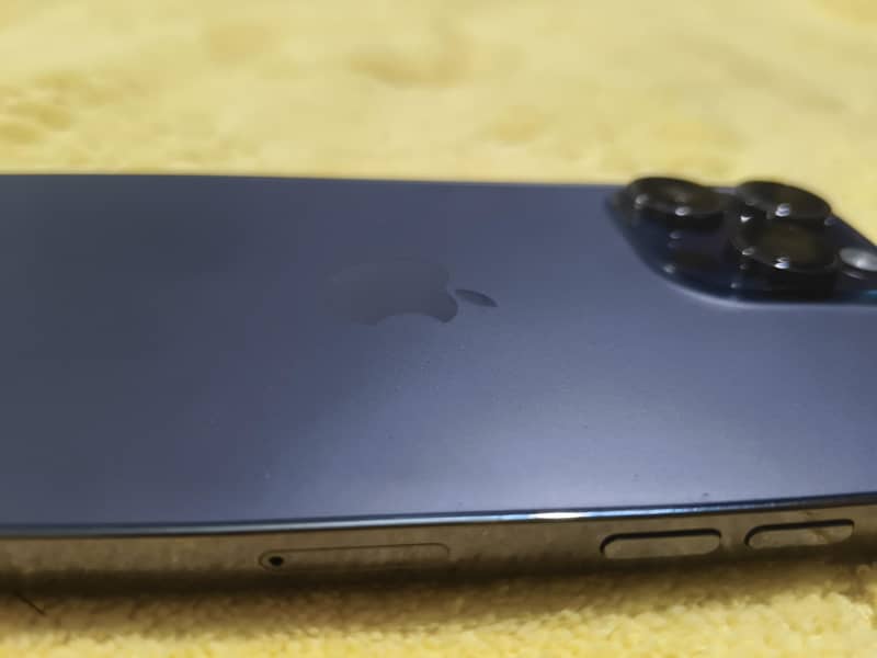Apple iPhone 14 Pro Max 9