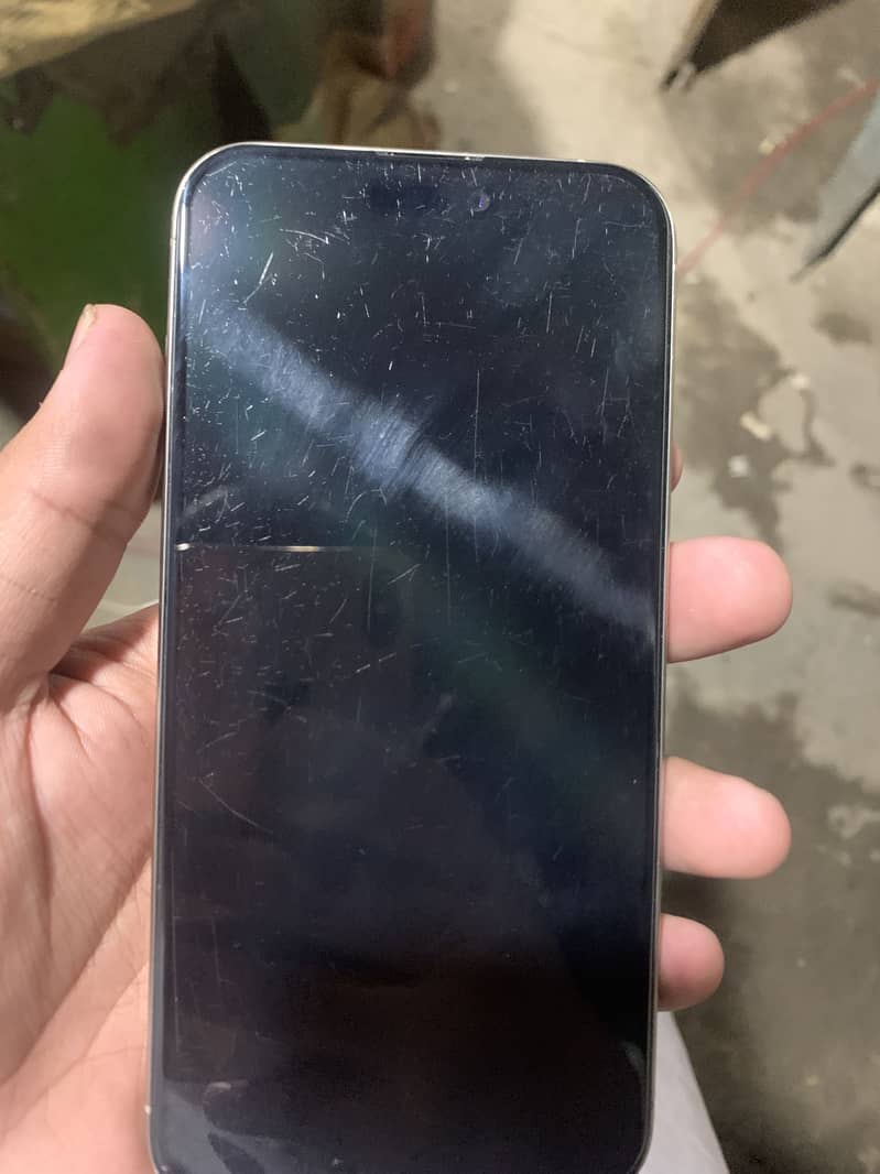 Apple iPhone 15 Pro Max 2