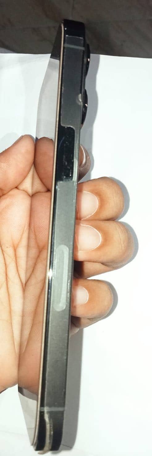 Apple iPhone 13 Pro 3