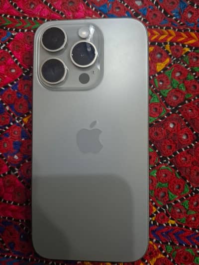 iphone 15 pro  natural titanium