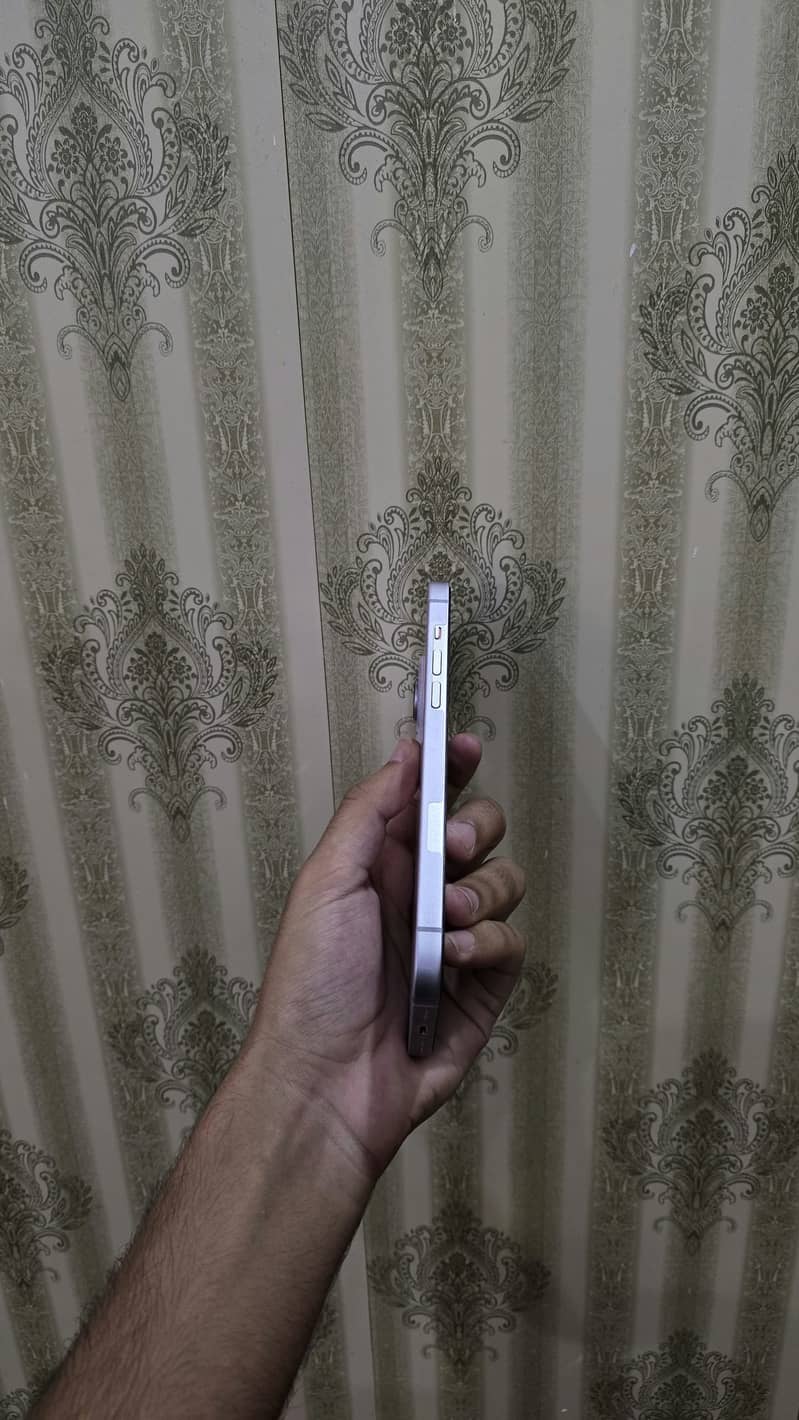 Apple iPhone 14 plus 4