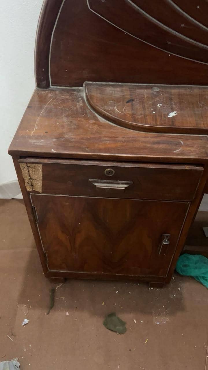 bed with two sidetable 2