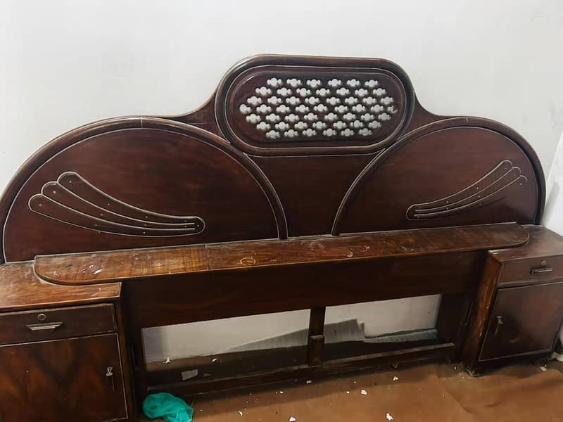 bed with two sidetable 3