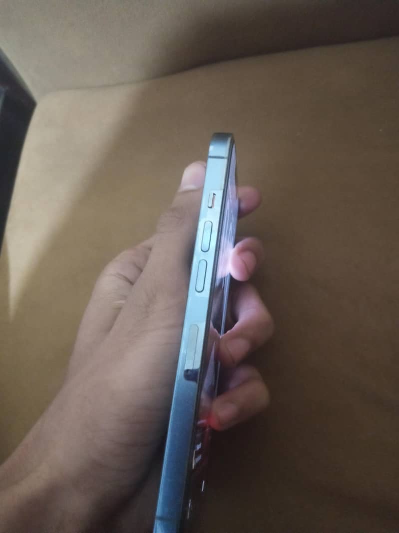 Apple iPhone 13 Pro 4