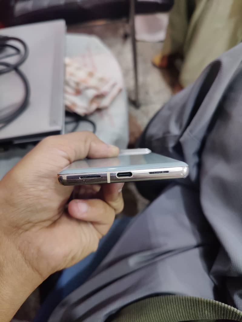 Google Pixel 7 Pro 6