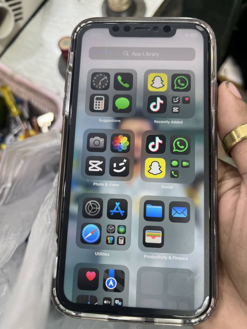 Apple iPhone 11 7