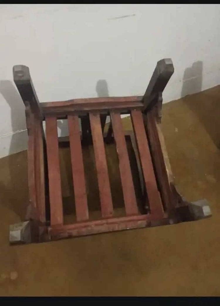 Sofa Set + Table 6