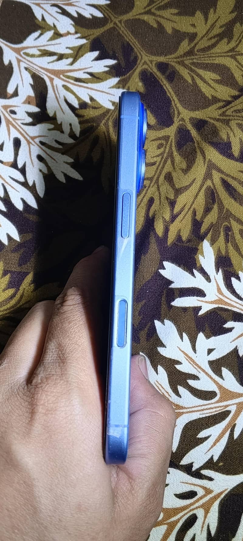 Apple iPhone 16 2