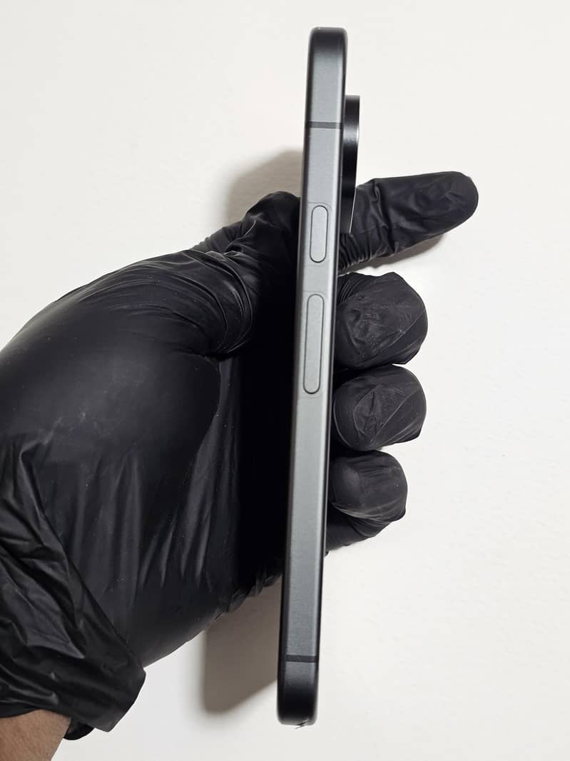 Google Pixel 10 4