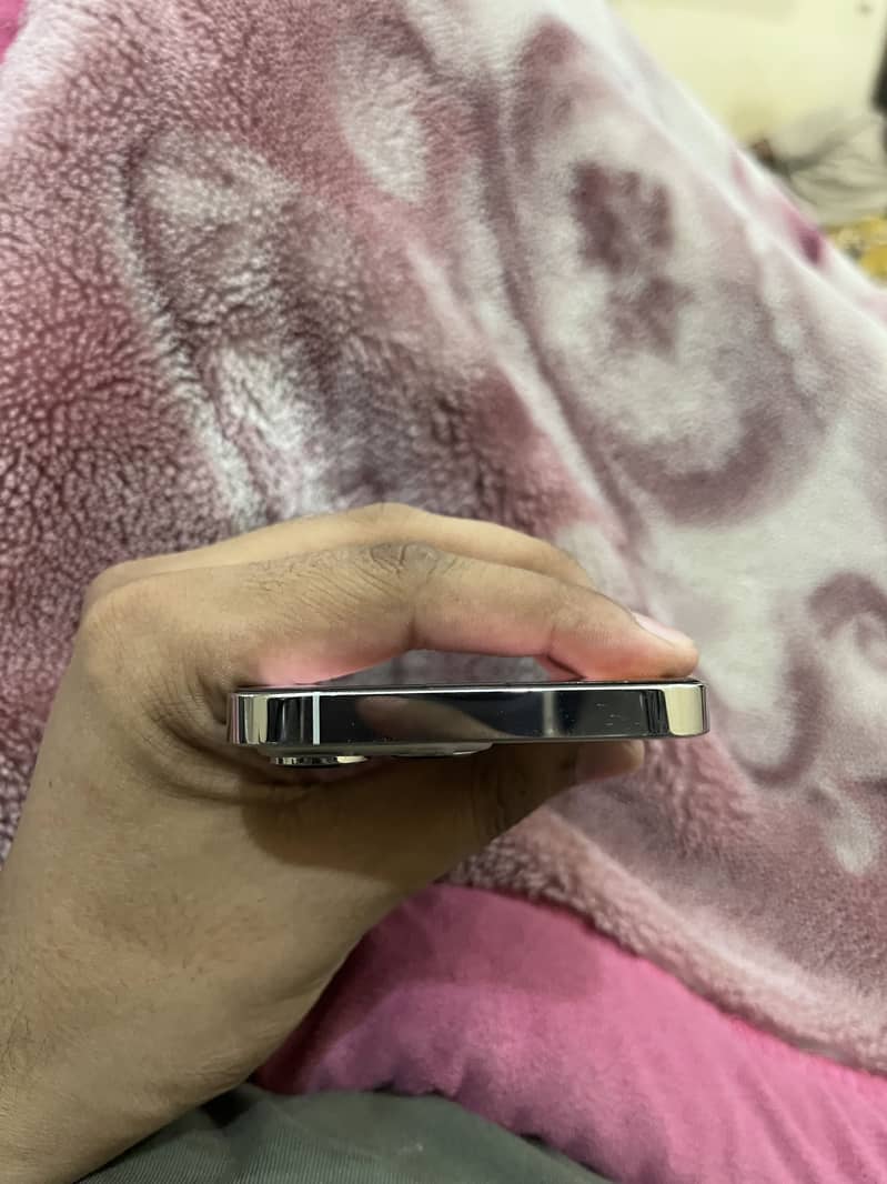 Apple iPhone 13 Pro 3