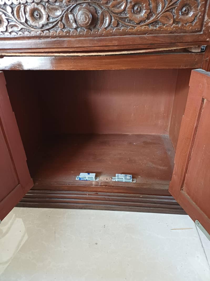 Complete Bedroom set including Side Rack 12