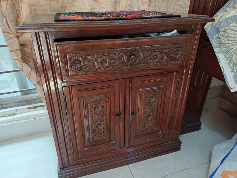 Complete Bedroom set including Side Rack 13