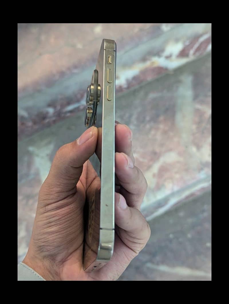 Apple iPhone XR Convert 6