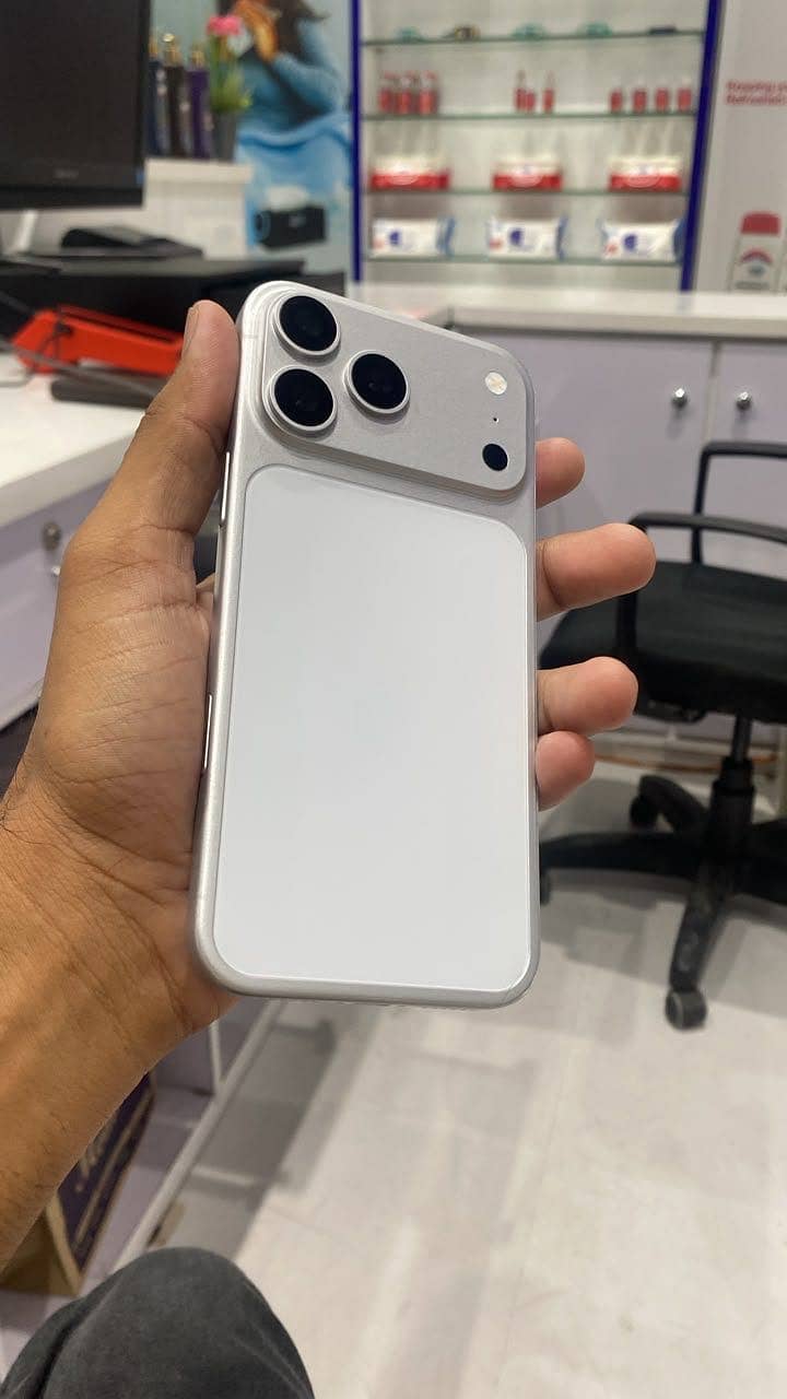iPhone 17 Pro Max  dummy 3