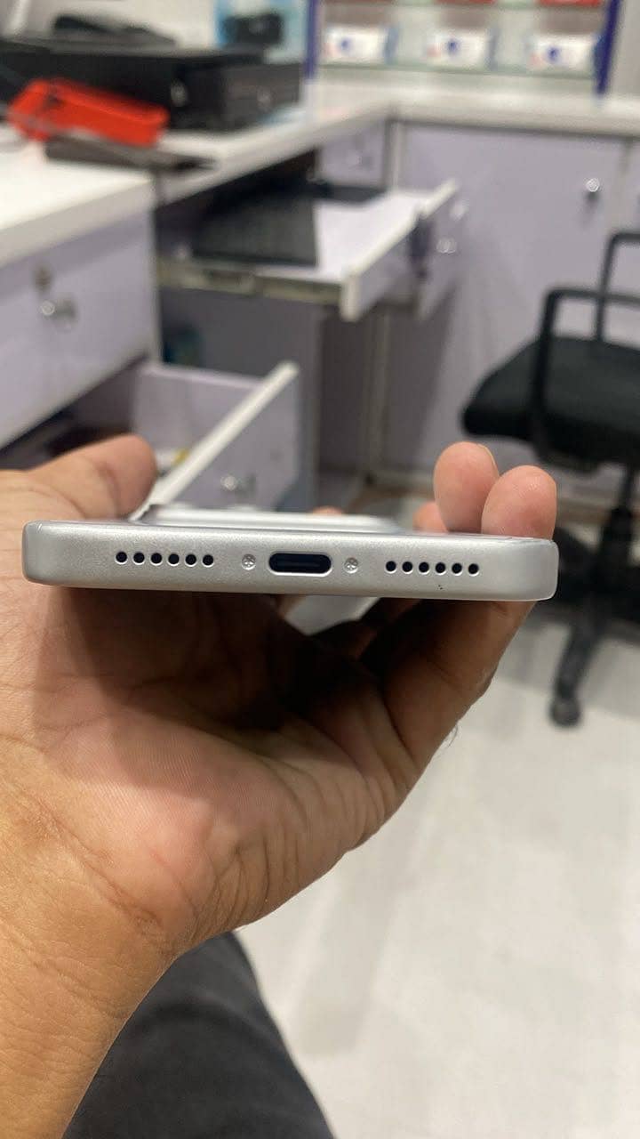 iPhone 17 Pro Max  dummy 4