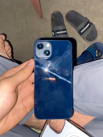 Apple iPhone 13