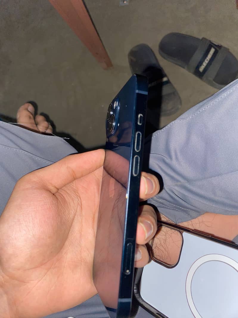 Apple iPhone 13 1