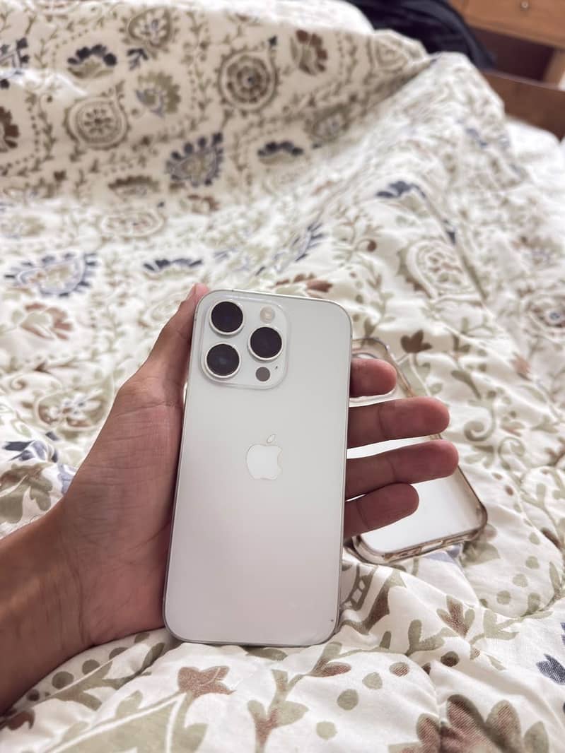 Apple iPhone 14 Pro 0