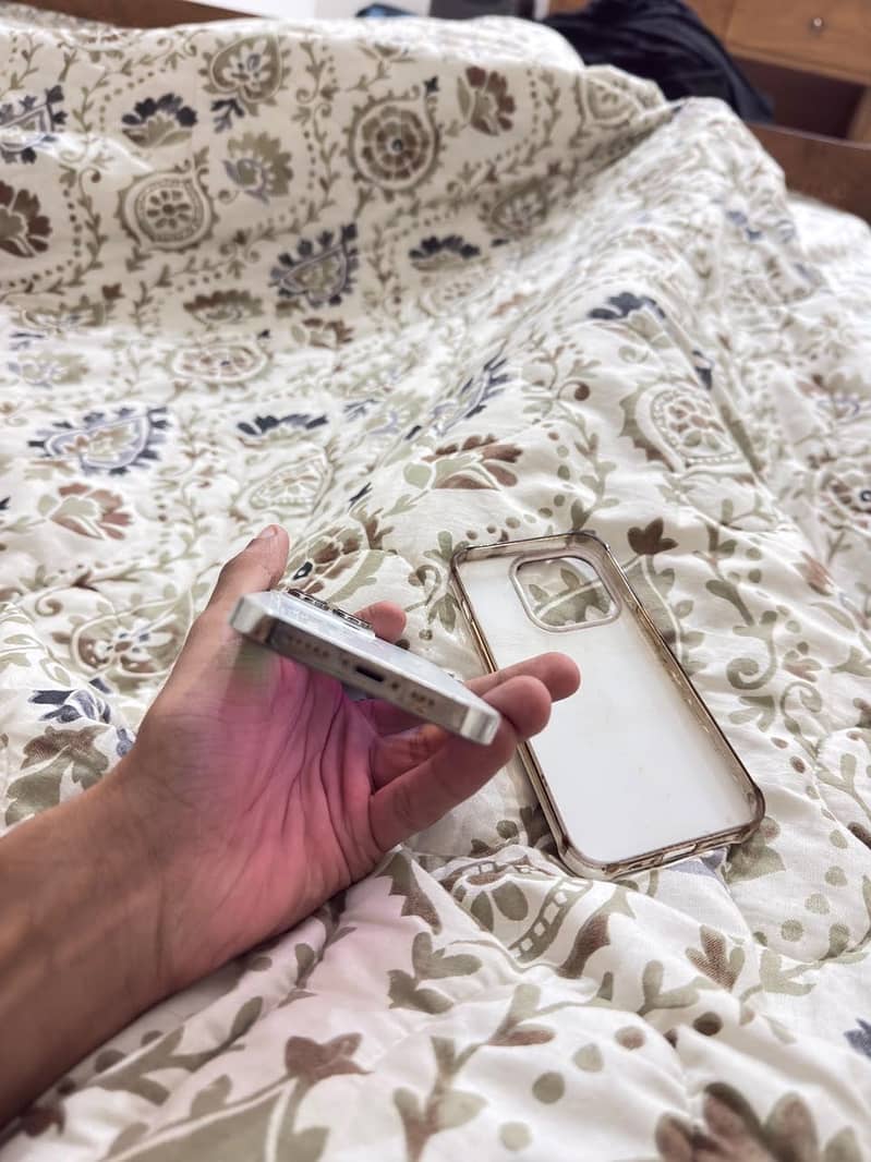 Apple iPhone 14 Pro 4