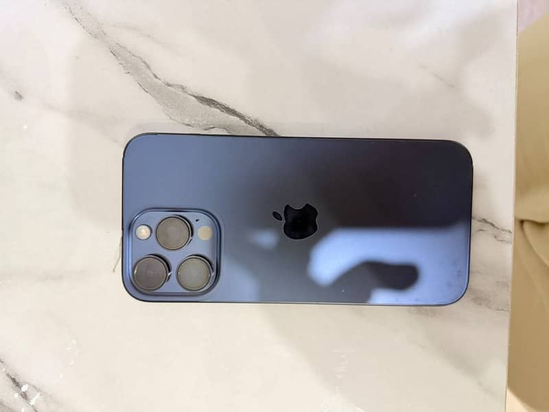 Apple iPhone 15 Pro Max 0