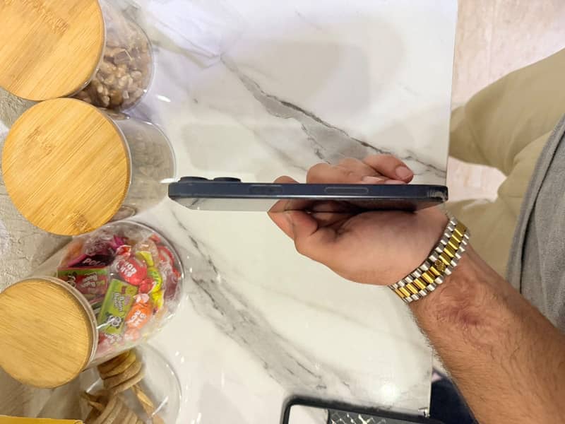 Apple iPhone 15 Pro Max 3